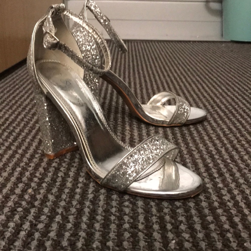 Sparkly silver pumps